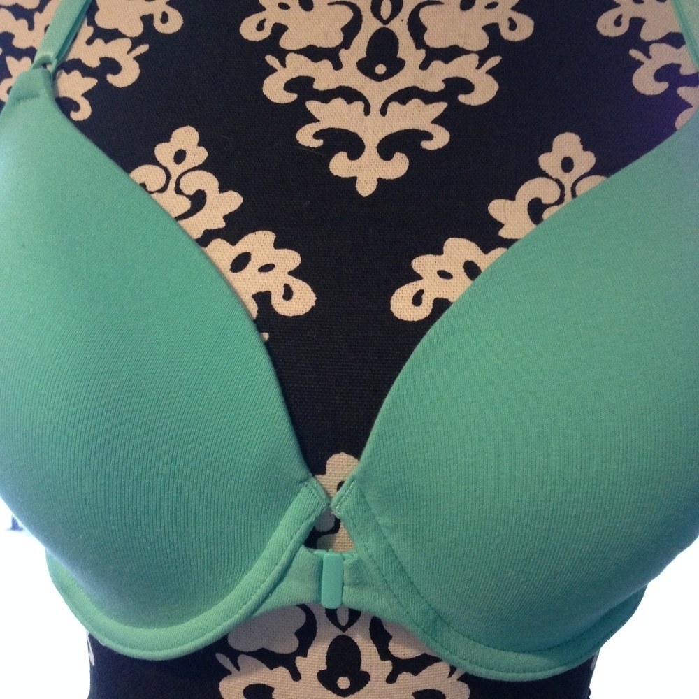 Victoria's Secret EUC green padded bra - Picture 1 of 7